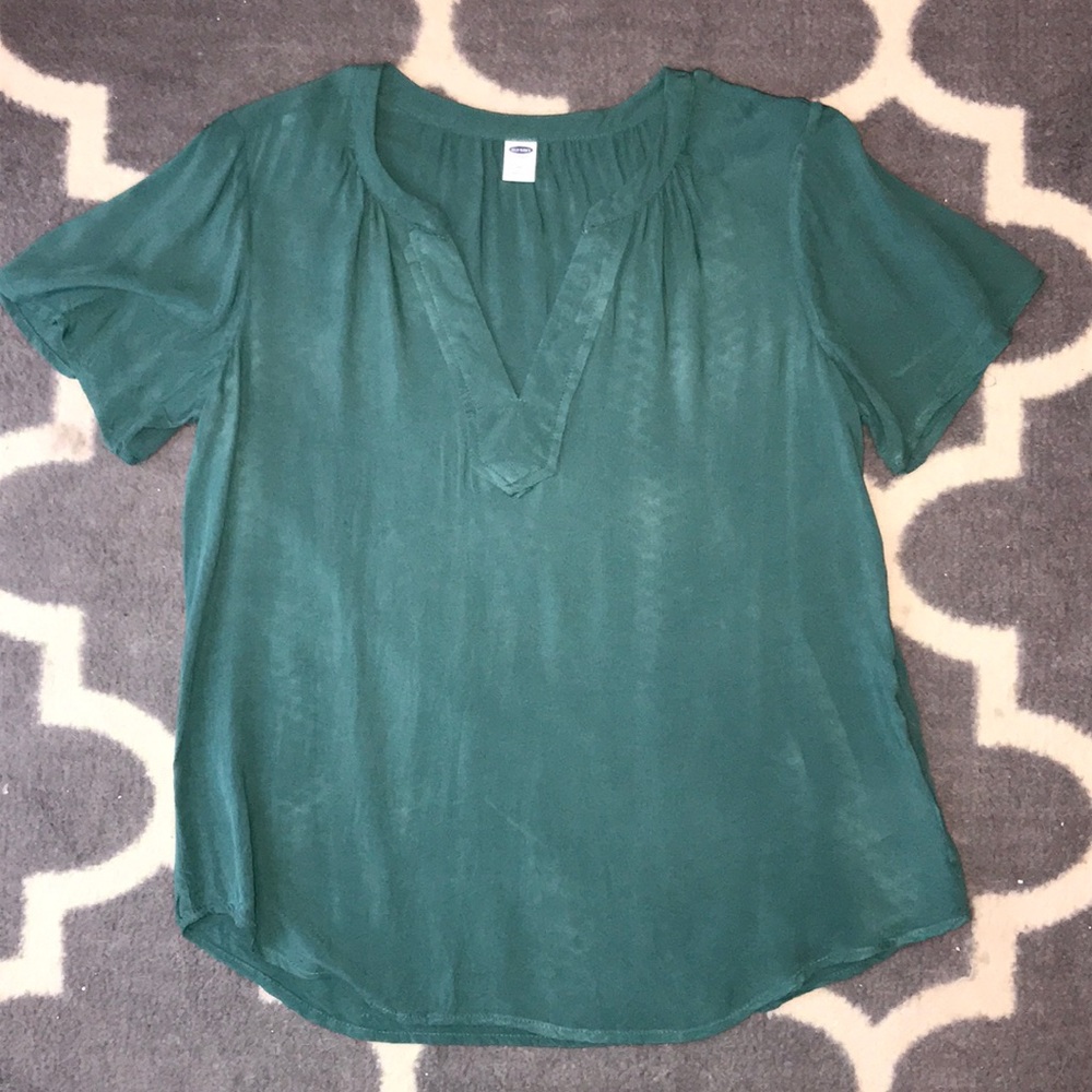 Old Navy Lightweight Blouse in Green - Medium